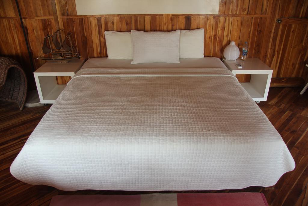 Hotel Tortuga Village San Luis La Herradura ภายนอก รูปภาพ